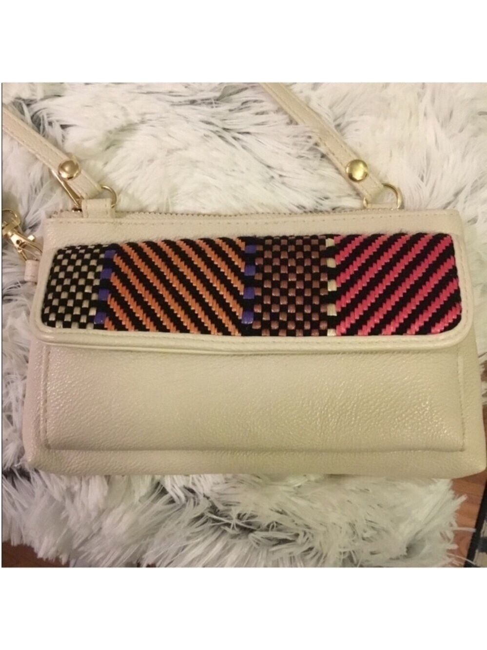 Apt 9 Chelsea Chevron RIFD blocking Woman’s cross body wallet